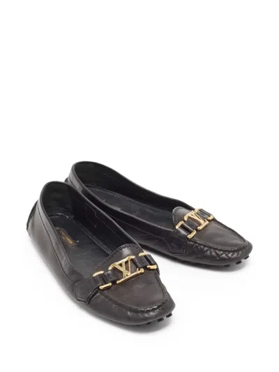 Pre-owned Louis Vuitton Lv-plaque Loafers In Black