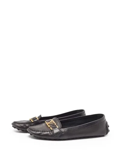 Pre-owned Louis Vuitton Lv-plaque Loafers In Black