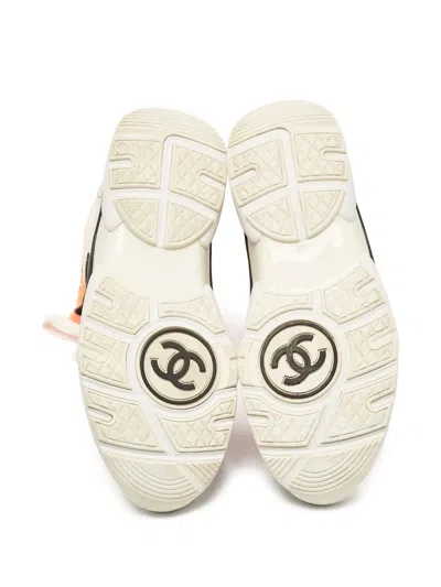 Pre-owned Chanel Interlocking Cc-patch Sneakers In White