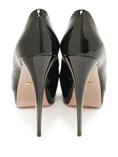 Pre-owned Gucci Platform Heeled Pumps In Black