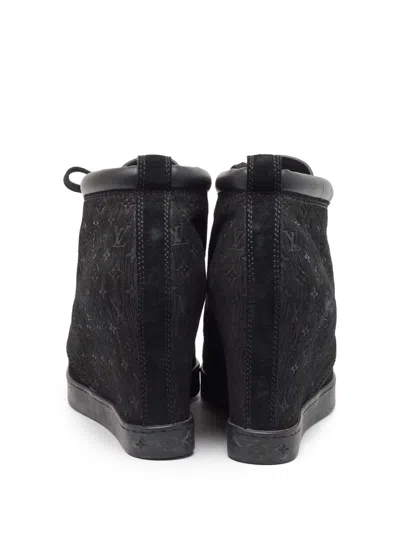 Pre-owned Louis Vuitton Leather Sneakers In Black