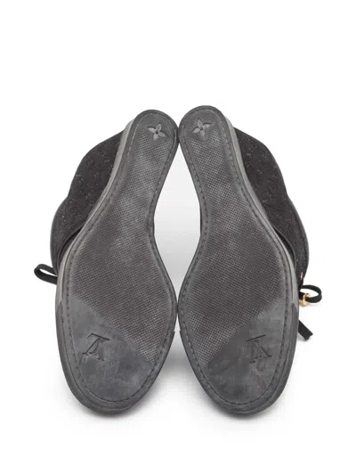 Pre-owned Louis Vuitton Leather Sneakers In Black