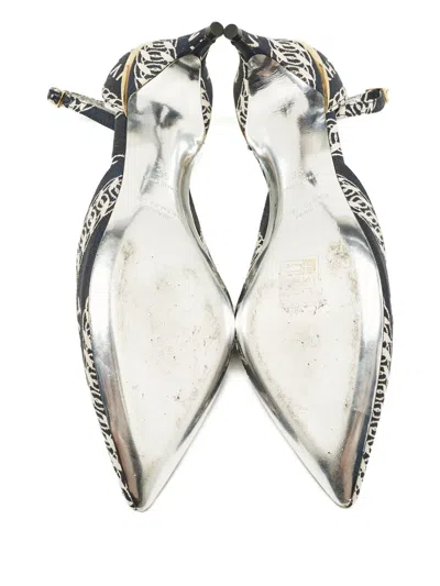 Pre-owned Givenchy Kitten-heel Pumps