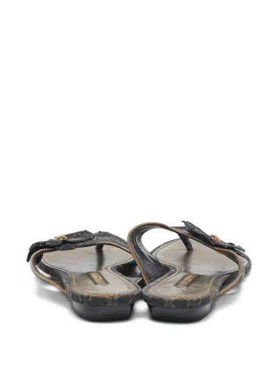 Pre-owned Louis Vuitton Floral-appliqué Thong Sandals
