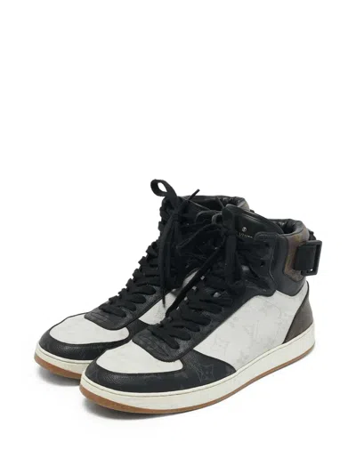 Pre-owned Louis Vuitton Rivoli Sneakers In White