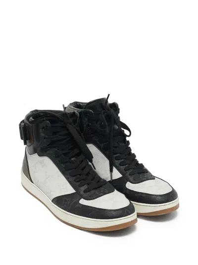 Pre-owned Louis Vuitton Rivoli Sneakers In White