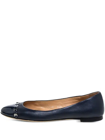 Pre-owned Ferragamo Chain-detail Ballet Flats In Black