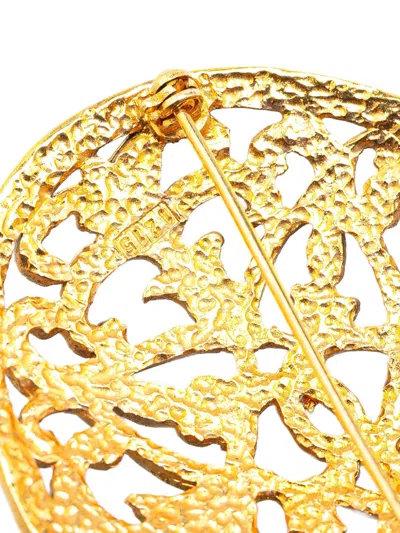 Pre-owned Chanel 20th Century Gold Plated Round Brooch Costume Brooch