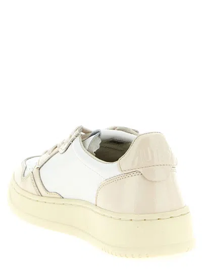 Autry 'medalist Low' Sneakers In White