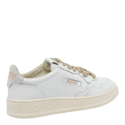 Autry Medalist Low Sneakers In White Leather And Suede Heel Tab In Neutral