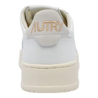 Autry Medalist Low Sneakers In White Leather And Suede Heel Tab In Neutral