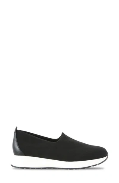 Munro Mackenna Slip-on Sneaker