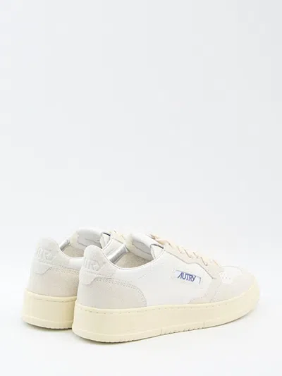 Autry Low Top Perforated Detailing Sneakers In Neutral