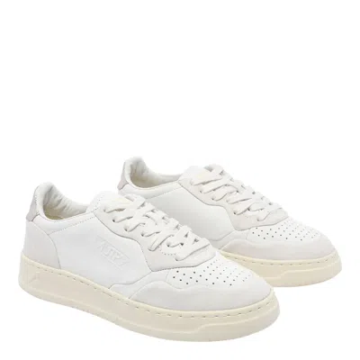 Autry Medalist Low Sneakers In White