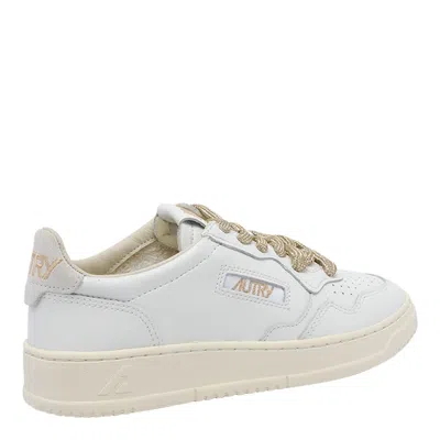 Autry Medalist Low Sneakers In White Leather And Suede Heel Tab In White