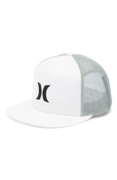 Hurley Icon Solid Flat Trucker Baseball Cap In White