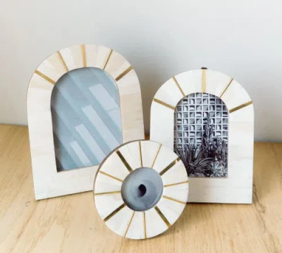 Matr Boomie Mukhendu Picture Frame In Gold