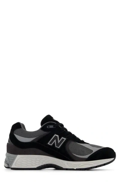 New Balance Gender Inclusive 2002r Sneaker In Black