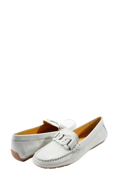 Vaneli Aiker Driving Loafer In Neutral