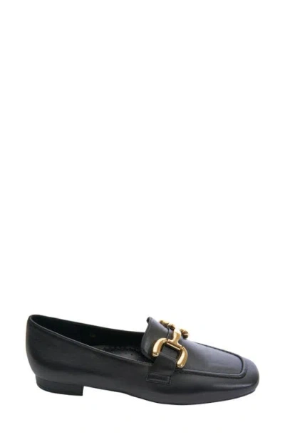 Vaneli Simply Loafer In Black