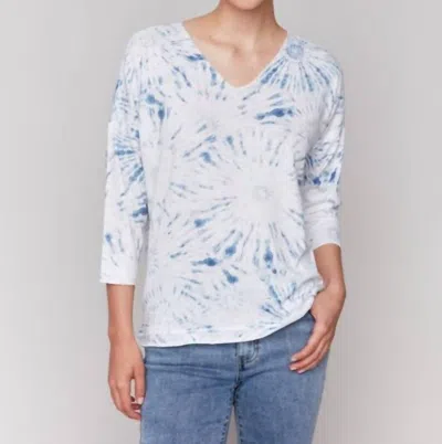 Charlie B Printed V-neck Knit Top In Denim In White