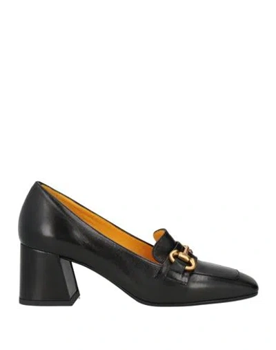 Mara Bini Woman Loafers Black Size 7.5 Leather