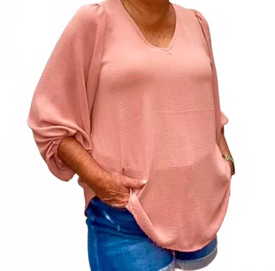 Très Bien Mimi V-neck Cinched Sleeve Top In Mauve In Pink