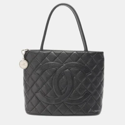 Pre-owned Chanel Cc Medallion Black Grained Calfskin Leather Tote Shw