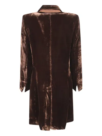 Bianco Levrin Velvet Buttoned Coat In Brown