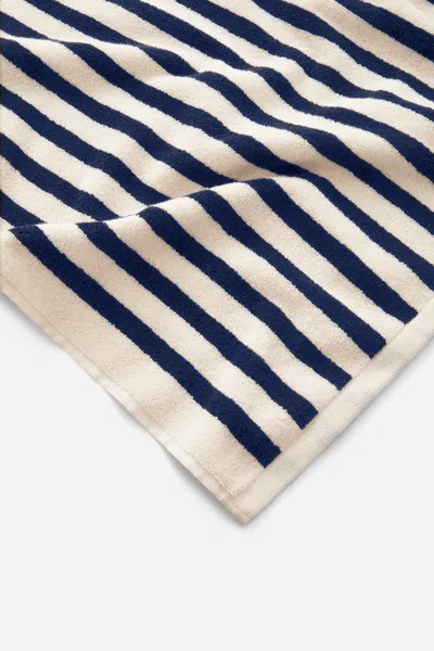 A Days March Bath Towel In Gray