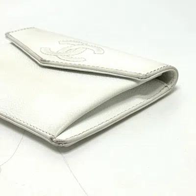 Pre-owned Chanel White Grained Calfskin Wallet (bi-fold) ()