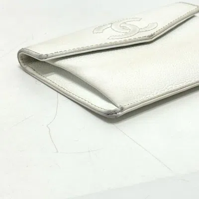 Pre-owned Chanel White Grained Calfskin Wallet (bi-fold) ()