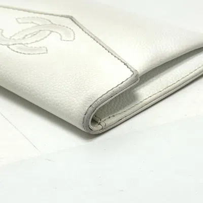 Pre-owned Chanel White Grained Calfskin Wallet (bi-fold) ()