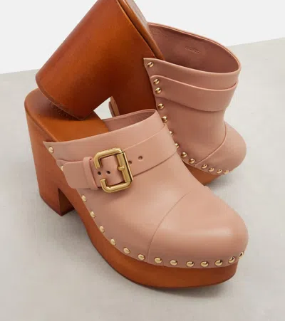 Chloé Jeannette 80 Studded Leather Clogs In Nude