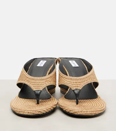 Alaïa Cube 75 Woven Wedge Thong Sandals In Neutral