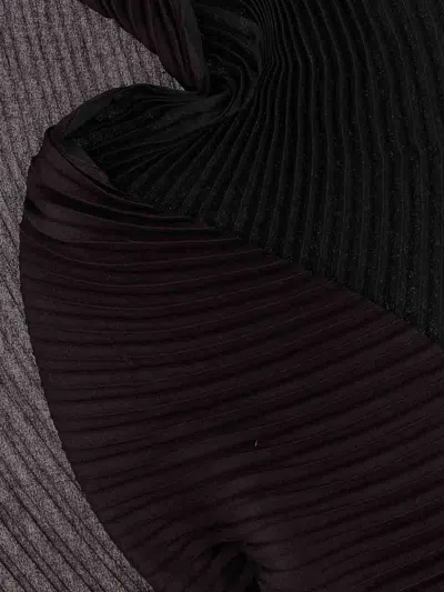 Issey Miyake Basic Madame-t Small Scarves And Foulards Black In Black