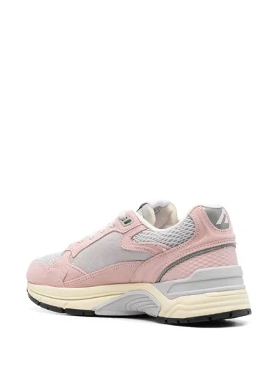 Autry Low Hyperway Wom Sneakers With Mesh Panels In Pink