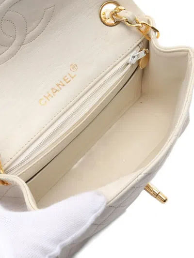 Pre-owned Chanel 1989-1991 Mini Matelasse Shoulder Bag In White