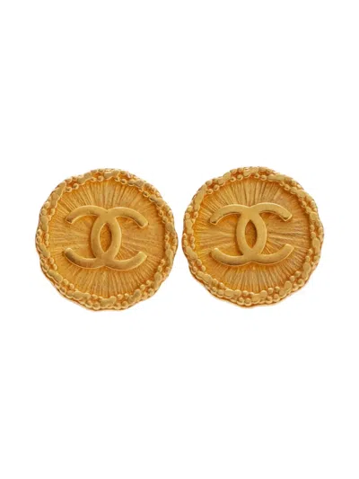 Pre-owned Chanel 1994 Cc Mark Round Clip-on Earrings In Gold