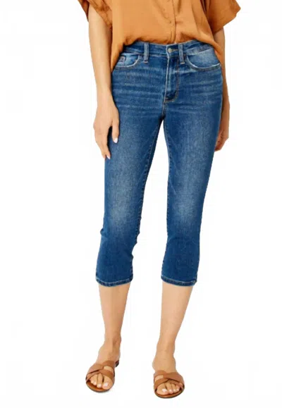 Judy Blue Mid Rise Sid Slit Capri Jeans In Medium Wash In Blue