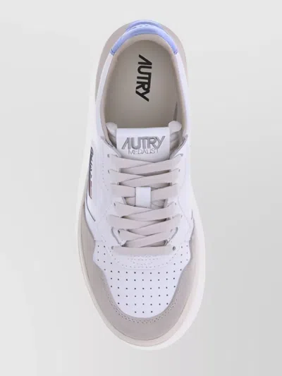 Autry Medalist Low Leather Sneakers