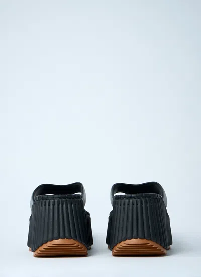 Chloé Nama Leather Platform Flip Flops