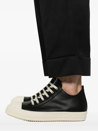 Rhun Pleated Turn-up Trousers In Black