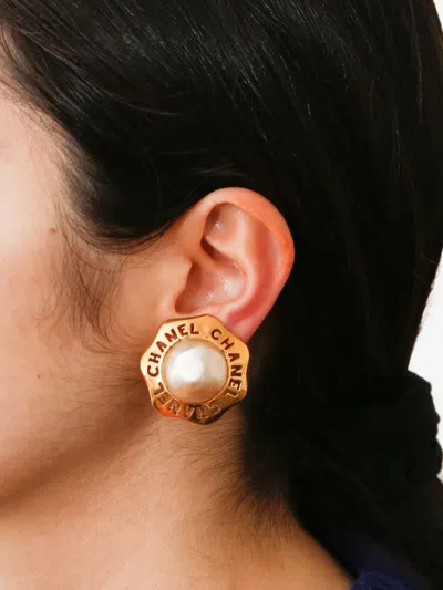Pre-owned Chanel 1980s Pearl-embellished Round-logo Earrings In Gold