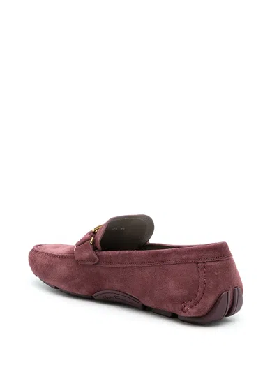 Ferragamo Monogram-plaque Suede Loafers In Pink