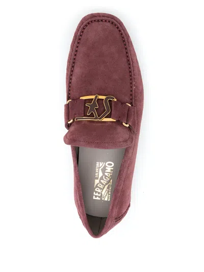 Ferragamo Monogram-plaque Suede Loafers In Pink