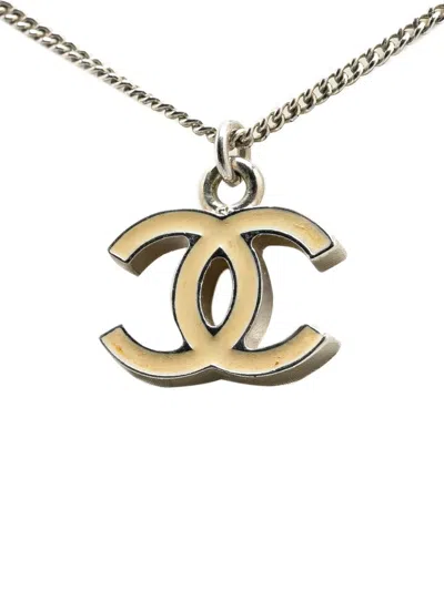 Pre-owned Chanel 2000-2010 Silver Enamel Cc Pendant Necklace Costume Necklace