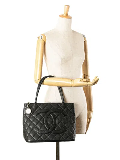 Pre-owned Chanel 2000-2002 Caviar Medallion Tote Bag