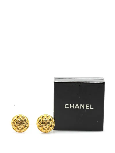 Pre-owned Chanel 20th Century Gold Plated Cc Quilted Round Clip On Earrings Costume Earrings