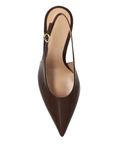 Gianvito Rossi Robbie 85 Patent Leather Slingback Pumps In Brown